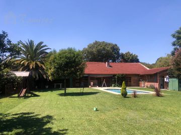 Casa Quinta 300 m2 En Venta, a 300 mts. de Ruta 7 - General Rodriguez