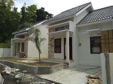 RUMAH MURAH JOGJA 365JT DI DEWINA BANGUNJIWO YOGYAKARTA