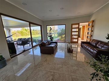 CASA EN VENTA ALGARROBAL DE CHICUREO CON PANELES SOLARES !!