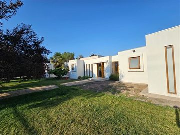 CASA EN VENTA ALGARROBAL DE CHICUREO CON PANELES SOLARES !!
