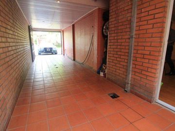 Venta - Chalet en duplex cuatro ambientes - Calasanz 1000