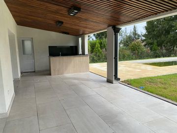 CASA EN VENTA DE 4 AMBIENTES EN SAN LUCAS- CANNING