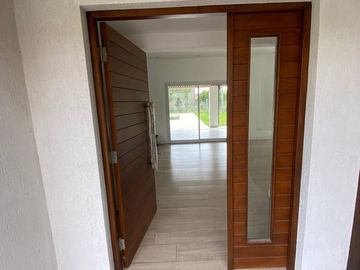 CASA EN VENTA DE 4 AMBIENTES EN SAN LUCAS- CANNING