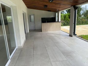 CASA EN VENTA DE 4 AMBIENTES EN SAN LUCAS- CANNING