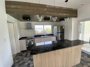 CASA EN VENTA DE 4 AMBIENTES EN SAN LUCAS- CANNING