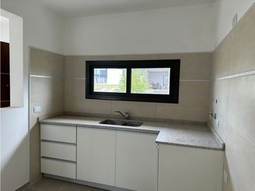 SE VENDE CASA A ESTRENAR EN COUNTRY TEJAS 4