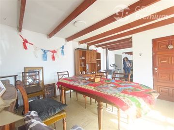 Vive en Compañía Alta Casa Sólida y Espaciosa