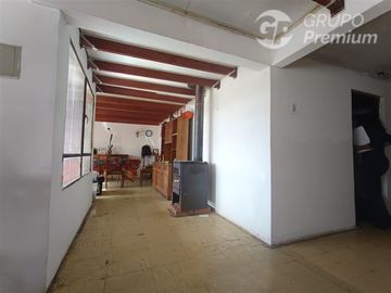 Vive en Compañía Alta Casa Sólida y Espaciosa