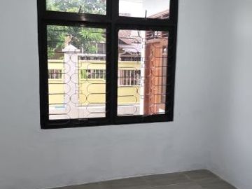 Disewakan Rumah Lokasi di Rungkut Mapan Tengah, Gunung Anyar