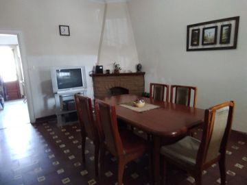 CHALET 4 AMB.  ZONA SAN JUAN