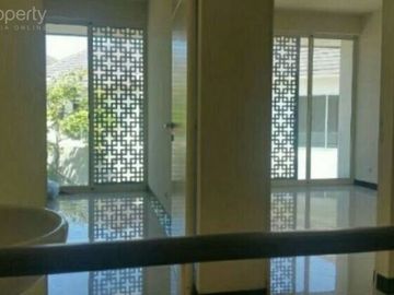 Dijual Rumah Royal Residence Crown Hill Semi Furnished SBY