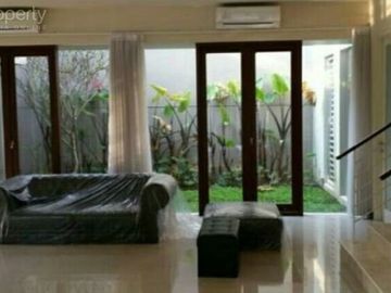 Dijual Rumah Royal Residence Crown Hill Semi Furnished SBY