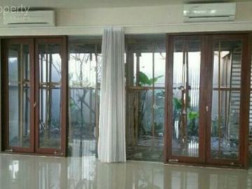Dijual Rumah Royal Residence Crown Hill Semi Furnished SBY