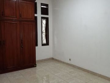 Rumah kawaluyaan soekarno hatta dekat cisaranten, arcamanik