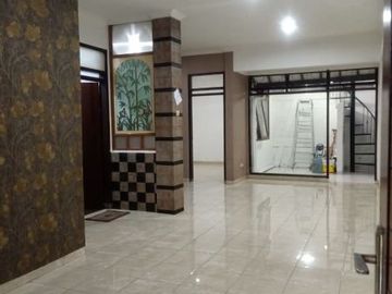 Rumah kawaluyaan soekarno hatta dekat cisaranten, arcamanik