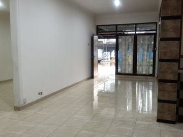 Rumah kawaluyaan soekarno hatta dekat cisaranten, arcamanik