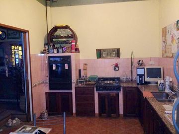 HERMOSA CASA CON AMBIENTES MUY AMPLIOS MUY BUENA UBICACION APTA CREDITO