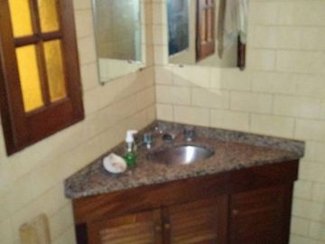 HERMOSA CASA CON AMBIENTES MUY AMPLIOS MUY BUENA UBICACION APTA CREDITO