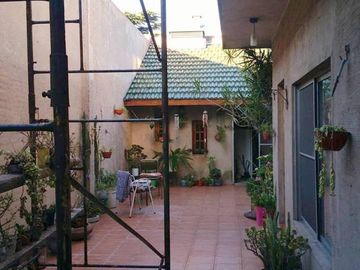 HERMOSA CASA CON AMBIENTES MUY AMPLIOS MUY BUENA UBICACION APTA CREDITO