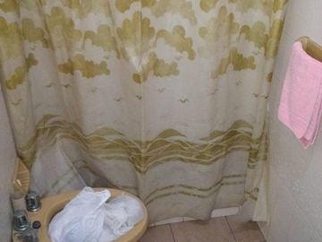 HERMOSA CASA CON AMBIENTES MUY AMPLIOS MUY BUENA UBICACION APTA CREDITO