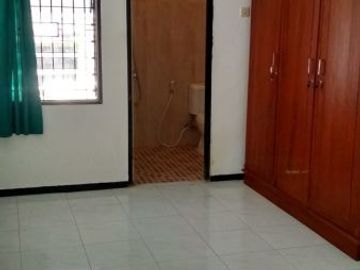 Disewakan Rumah 2 Lantai di Taman Pondok Indah, Surabaya
