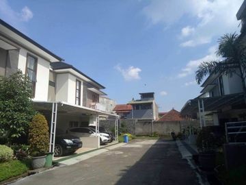 Rumah Strategis di Dago dekat Cigadung dan Tubagus Ismail