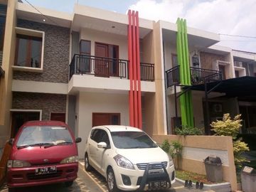 Jual rumah minimalis dua lantai siap huni Jagakarsa