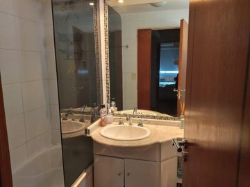 EXCELENTE PISO 4 AMBIENTES CON COCHERA