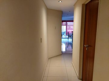 EXCELENTE PISO 4 AMBIENTES CON COCHERA