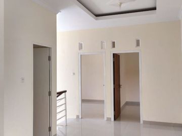 RUMAH MINIMALIS 2 LANTAI SIAP HUNI DITENGAH KOTA JOGJA