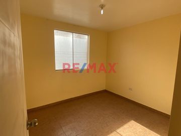 🏡 ¡Oportunidad única en Urb. Las Puertas Del Sol, La Victoria - Chiclayo! 🌞

Te presentamos esta acogedora casa ubicada en la tranquila urbanización