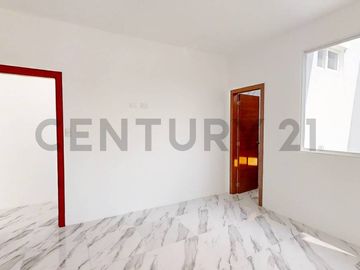 Moderna Casa con Excelentes Acabados de venta en Condado de Vicolinci