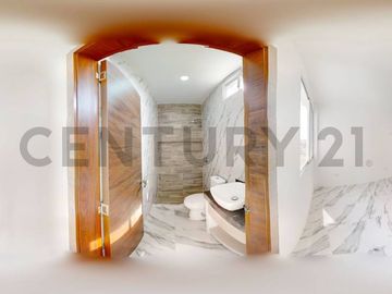 Moderna Casa con Excelentes Acabados de venta en Condado de Vicolinci