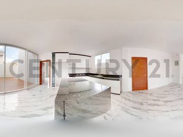 Moderna Casa con Excelentes Acabados de venta en Condado de Vicolinci