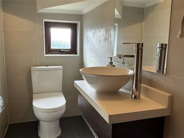 Casa en venta de 5 dorm. en Puerto Varas