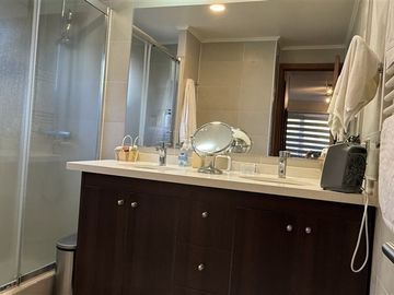 Casa en venta de 5 dorm. en Puerto Varas
