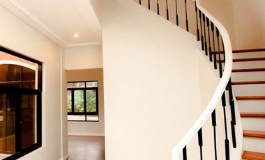 House and Lot - Portofino Vista Alabang