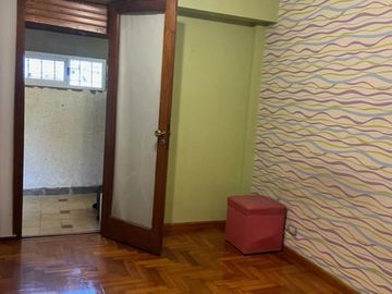 3 AMB CON COCHERA , SEMIPISO DE 84.69 M2 , EXCELENTE ESTADO , MEDIA CUADRA DE AV JUAN B ALBERDI