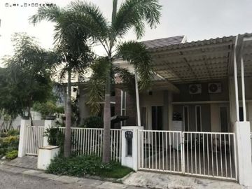 Rumah Taman Rivera regency - Rungkut, cantik siap huni BONUS 2AC