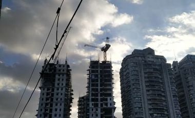 3bedroom accessible condo in manila