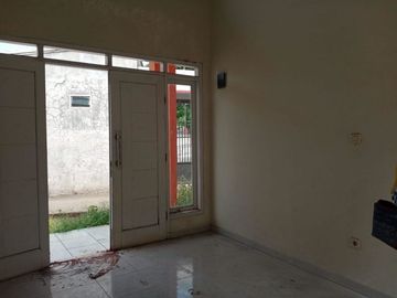 Rumah dalam cluster 700 jt nego di Tanah Baru Depok