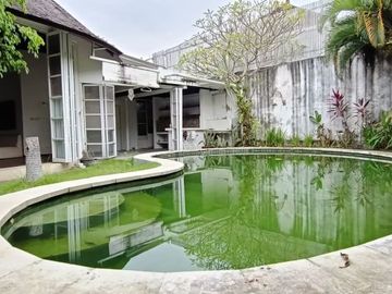 Strategic villa only 3 minutes to Finns Beach Canggu Bali