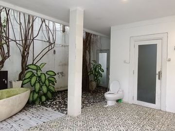 Strategic villa only 3 minutes to Finns Beach Canggu Bali