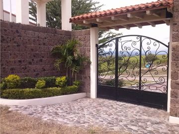 CASA EN VENTA EN TEQUES “PEDREGAL DEL LAGO