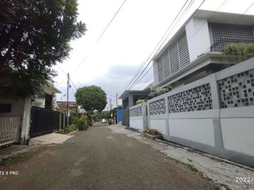PERLU RENOV Rumah Arcamanik Jalan Golf DKT Cisaranten Antapani Bandung