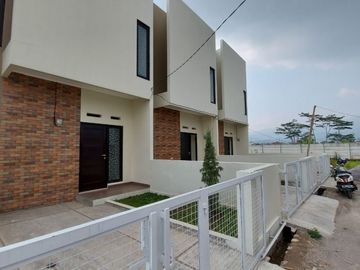 Rumah Asri 2Lantai di Arcamanik, Cisaranten Kulon 600Jutaan. Kodya Bandung. Design Modern Minimalis.