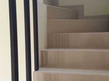 Rumah Asri 2Lantai di Arcamanik, Cisaranten Kulon 600Jutaan. Kodya Bandung. Design Modern Minimalis.