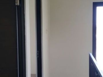 Rumah Asri 2Lantai di Arcamanik, Cisaranten Kulon 600Jutaan. Kodya Bandung. Design Modern Minimalis.