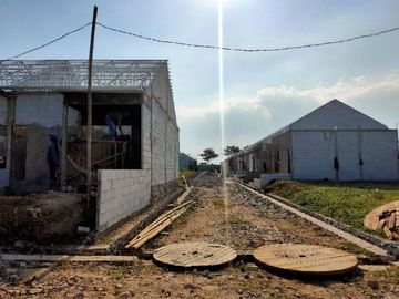 RUMAH 300 JUTAAN DEKAT TOL BUAHBATU