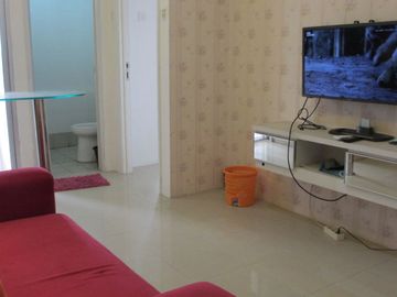 Disewakan/Dijual Apartemen 2BR Bassura City Tw D lt 11 AC FURNISH